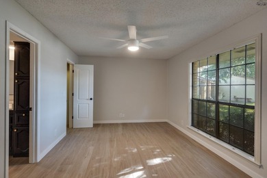 Updated 3-bed, 2-bath home on cul-de-sac with 2 living areas - photo 12