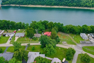 Welcome to this charming 3-bedroom, 2-bath cottage-style home - photo 14