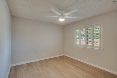 Updated 3-bed, 2-bath home on cul-de-sac with 2 living areas - photo 17