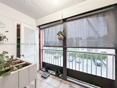 Well-maintained and spacious 2-bedroom, 2-bathroom condo located - photo 19