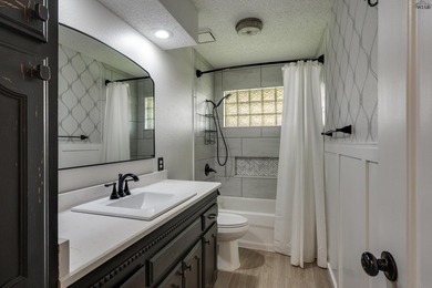 Updated 3-bed, 2-bath home on cul-de-sac with 2 living areas - photo 19