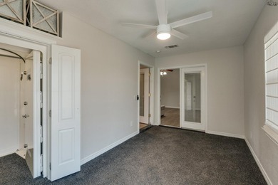 Updated 3-bed, 2-bath home on cul-de-sac with 2 living areas - photo 21