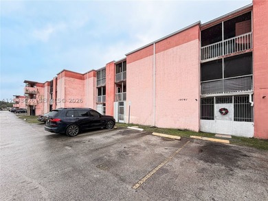 Well-maintained and spacious 2-bedroom, 2-bathroom condo located - photo 23