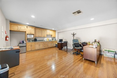 505 S Main Street presents a rare opportunity to acquire a - photo 25