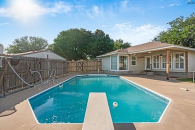 Updated 3-bed, 2-bath home on cul-de-sac with 2 living areas - photo 29