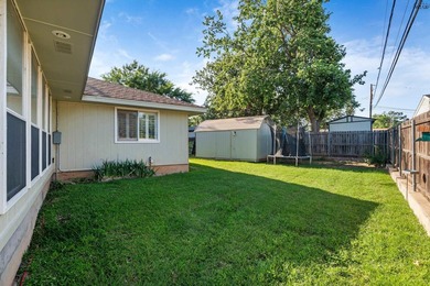 Updated 3-bed, 2-bath home on cul-de-sac with 2 living areas - photo 30