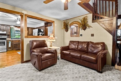 Welcome to this charming 3-bedroom, 2-bath cottage-style home - photo 31