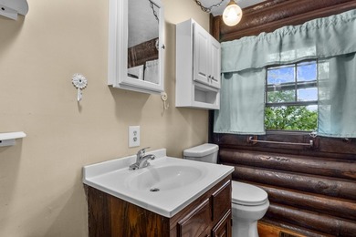 Welcome to this charming 3-bedroom, 2-bath cottage-style home - photo 33