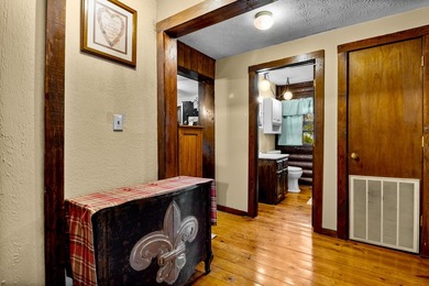 Welcome to this charming 3-bedroom, 2-bath cottage-style home - photo 47