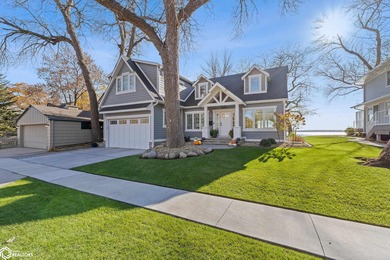 Clear Lake Home For Sale in Clear Lake Iowa