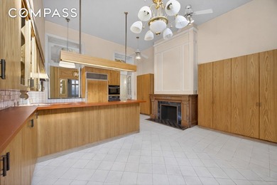 In a neighborhood defined by architectural pedigree, true - photo 12