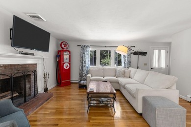 Welcome to 7 Openfield Road! This beautifully updated South - photo 15