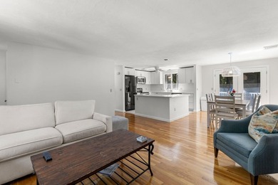 Welcome to 7 Openfield Road! This beautifully updated South - photo 16