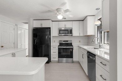 Welcome to 7 Openfield Road! This beautifully updated South - photo 21