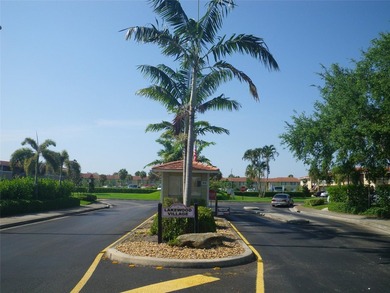 2/2 LARGE, LAKE FLOOR PLAN,CORNER UNIT,TILED FLOOR ,WASHER AND - photo 1