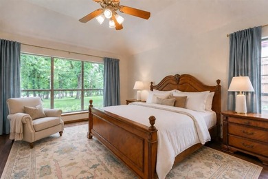 Escape to your own private lakeside sanctuary with this - photo 6