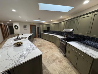 (private lake, pond, creek) Home For Sale in Osceola Iowa