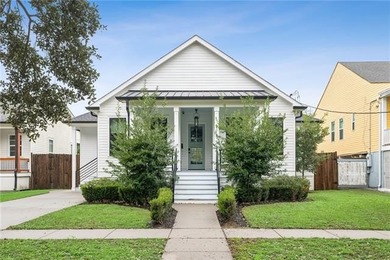 Lake Pontchartrain Home For Sale in New Orleans Louisiana