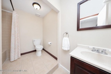 Modern 2-bedroom Condo with a front yard porch. The open concept - photo 13