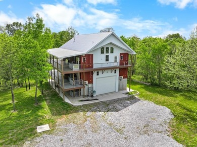 Cumberland River - Stewart County Home For Sale in Indian Mound Tennessee