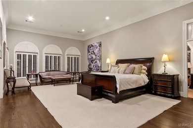 Extraordinary private estate located on nearly 2 acres of - photo 40