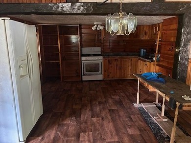 Two bedroom, one bathroom,single story home sits on a large open - photo 5