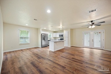 Welcome Home to 715 Edwards Street, Pensacola, FL 32507 Looking - photo 14