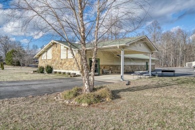 (private lake, pond, creek) Home For Sale in Sparta Tennessee