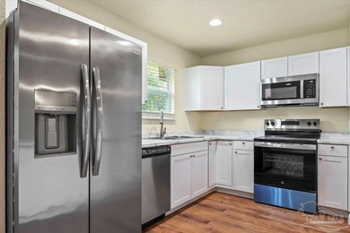 Welcome Home to 715 Edwards Street, Pensacola, FL 32507 Looking - photo 22