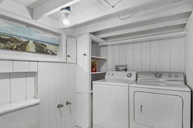 Renovated bungalow that could grace the cover of Dwell - photo 23