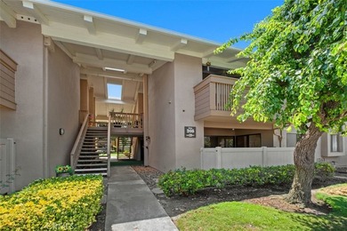 Enjoy the best of coastal resort living in this beautifully - photo 2