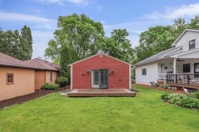 Renovated bungalow that could grace the cover of Dwell - photo 33