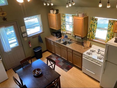with 6 off-grid cabins, kitchen pavilion, & sauna. Redbud - photo 4