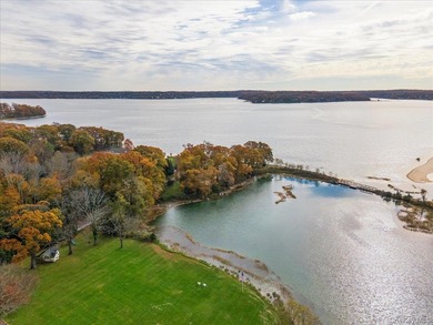 Experience true coastal elegance in this exceptional 4BR, 3BA - photo 8