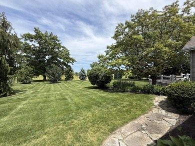 Perfectly positioned along the fairway in the gated Sand Creek - photo 3