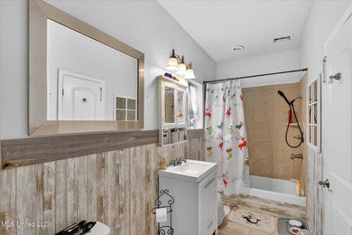 Ideal for investors seeking a versatile opportunity near the Bay - photo 4