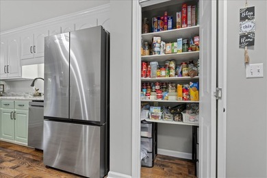 Welcome to 101 Brittany Park, a beautifully updated 4-bedroom, 3 - photo 15