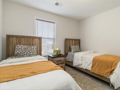 Welcome home to this beautiful 3-bedroom, 2.5-bath home - photo 22