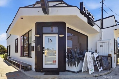 This is a mixed use property consisting of a 2 bedroom, 2 bath - photo 23