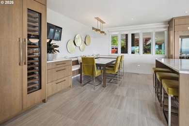 A one-of-one Architectural Offering with Panoramic Mountain & - photo 25