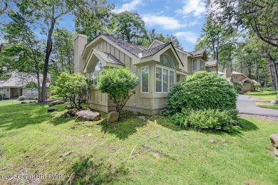 Lake Townhome/Townhouse For Sale in Pocono Pines, Pennsylvania