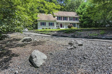 Blue Mountain Lake Home For Sale in East Stroudsburg Pennsylvania