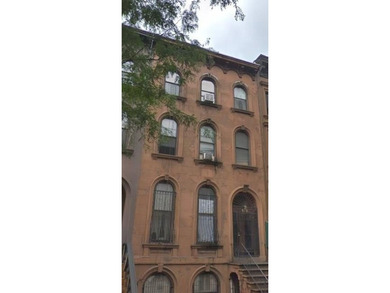 Clinton Hill - 4 story, 3 family brownstone, lower duplex + 2 - - photo 4