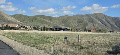 Very nice level lot in Griffin Ranch with beautiful views and - photo 7
