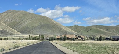 Very nice level lot in Griffin Ranch with beautiful views and - photo 8