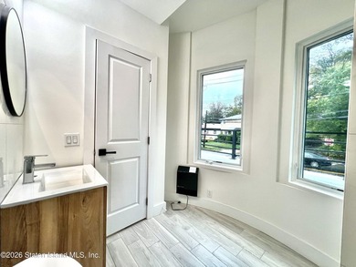 Discover modern luxury in this brand-new 2-bedroom, 2-bathroom - photo 34