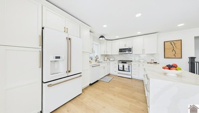 Welcome to 188 Trout Lane, a breathtaking waterfront oasis - photo 9