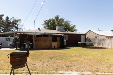 Welcome to this delightful 3-bedroom, 1-bathroom home offering 1
