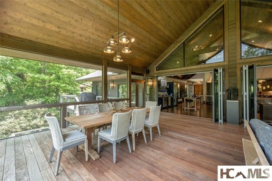 A complete top-to-bottom remodel elevated this mountain modern - photo 13