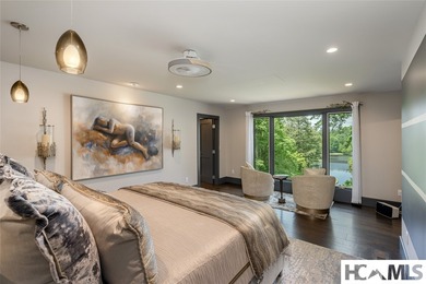 A complete top-to-bottom remodel elevated this mountain modern - photo 14